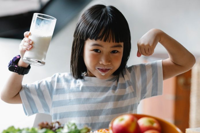 The Health Benefits Of Goat Milk vs. Cow Milk